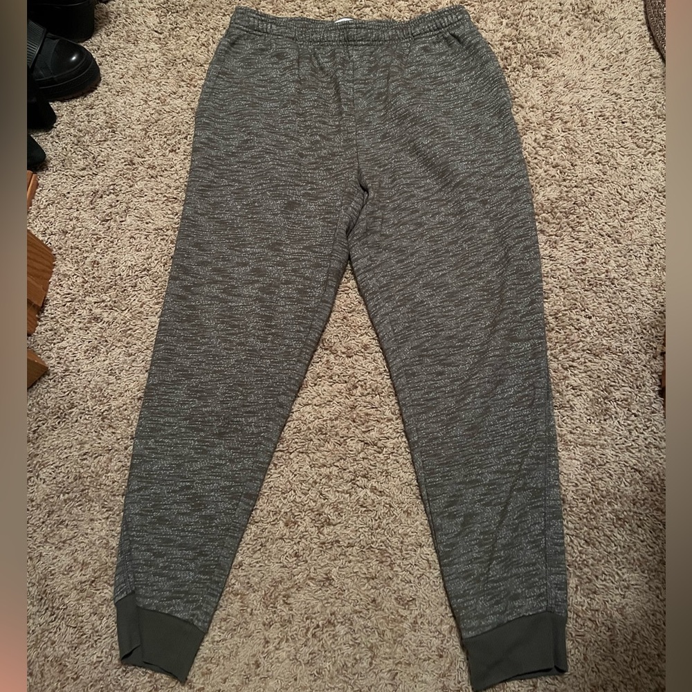 Amazon essentials joggers